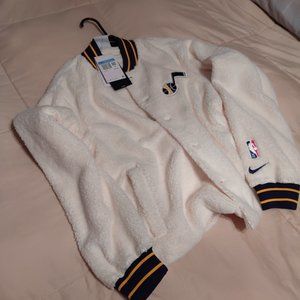 Brand New Nike Sherpa Fleece Bomber Jacket Womens Large Utah Jazz Off white